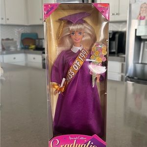 👩🏼‍🎓1997 GRADUATION BARBIE, Special Edition
